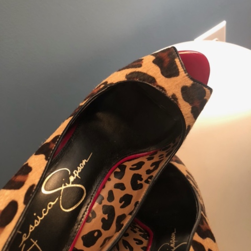J.S. cow print heels - Picture 4 of 6
